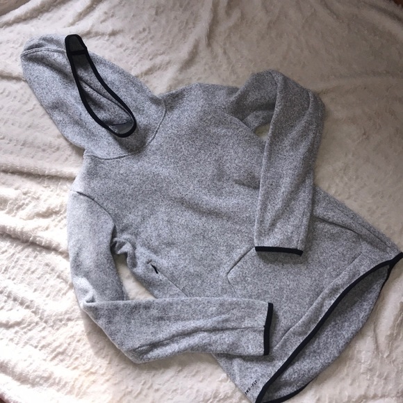 Nike athletic pullover - Picture 1 of 3